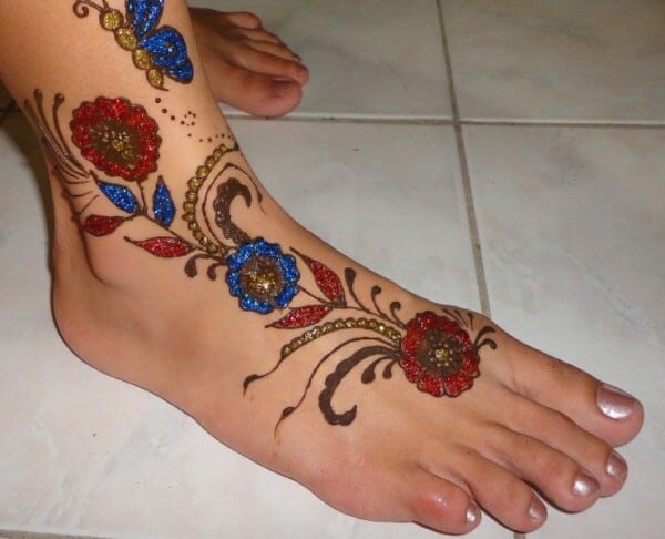 Best Glitter Mehndi Designs (29)