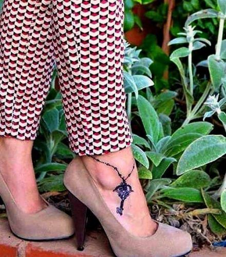 Foot Henna Art - 50 Beautiful Mehndi Designs for Feet