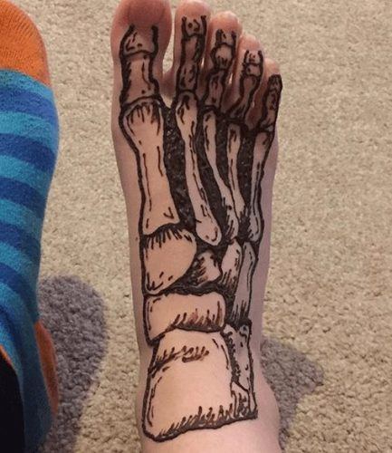 Beautiful Mehndi Designs for Feet (37)