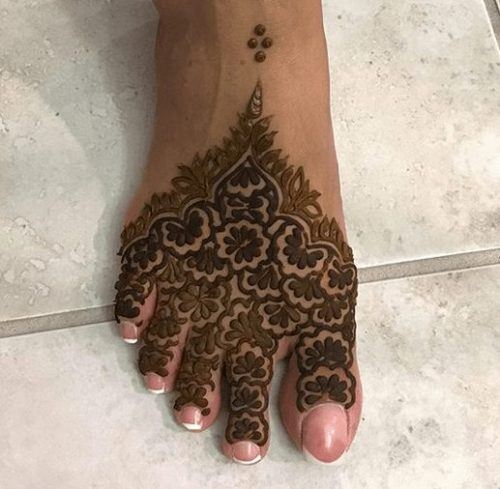 Foot Henna Art - 50 Beautiful Mehndi Designs for Feet