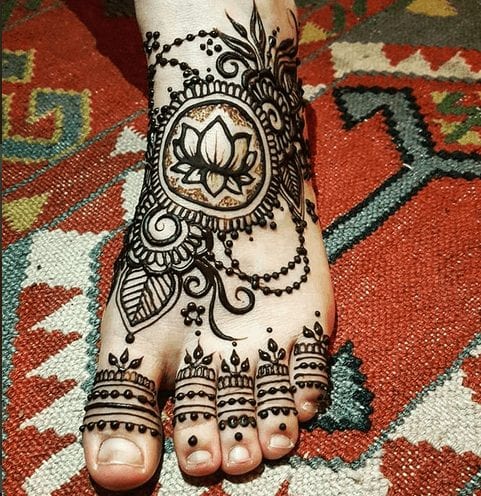 Foot Henna Art - 50 Beautiful Mehndi Designs for Feet