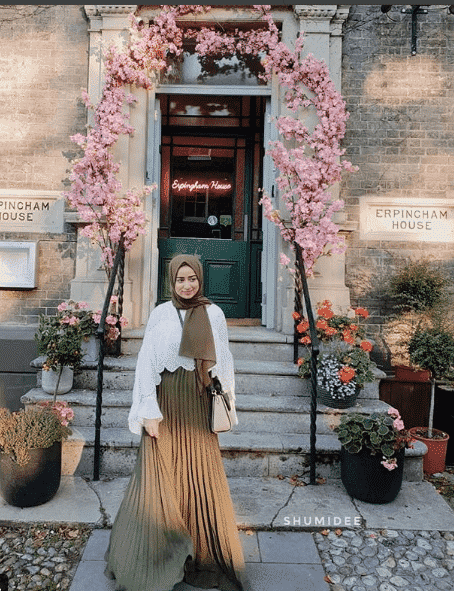 What to Wear as a Hijabi traveler