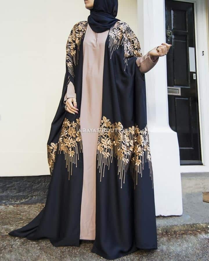 A Fusion Between Modern and Traditional Abaya Styles (15)