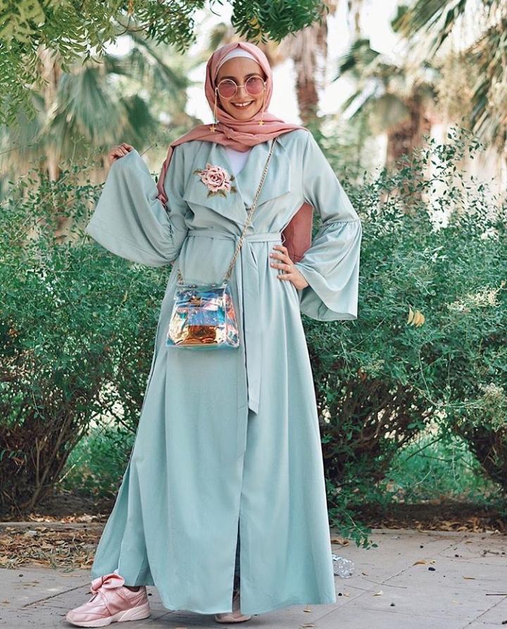 A Fusion Between Modern and Traditional Abaya Styles (9)