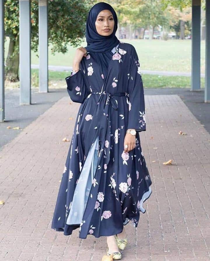 A Fusion Between Modern and Traditional Abaya Styles (7)