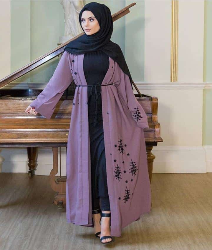 A Fusion Between Modern and Traditional Abaya Styles (4)