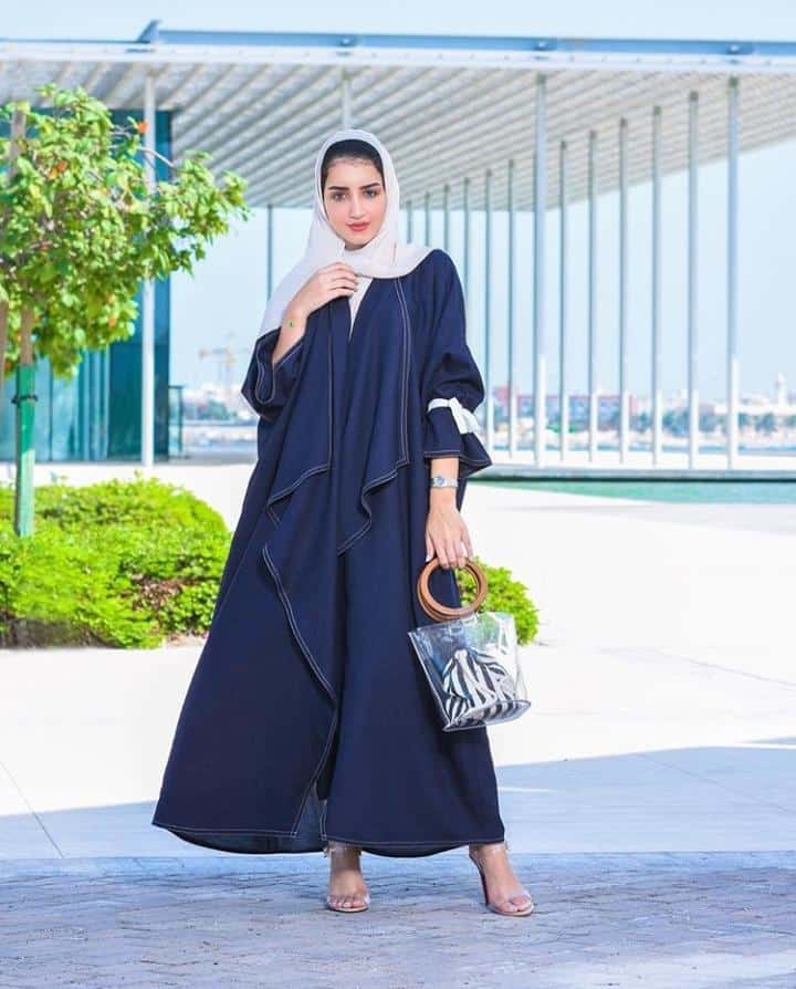 A Fusion Between Modern and Traditional Abaya Styles (1)