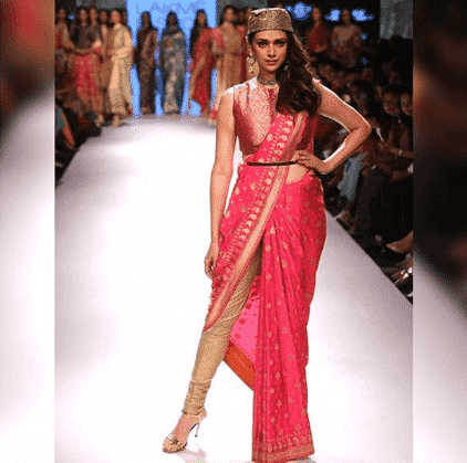 How To Wear A Heavy Saree - 10 Best Styling Tips & Ideas