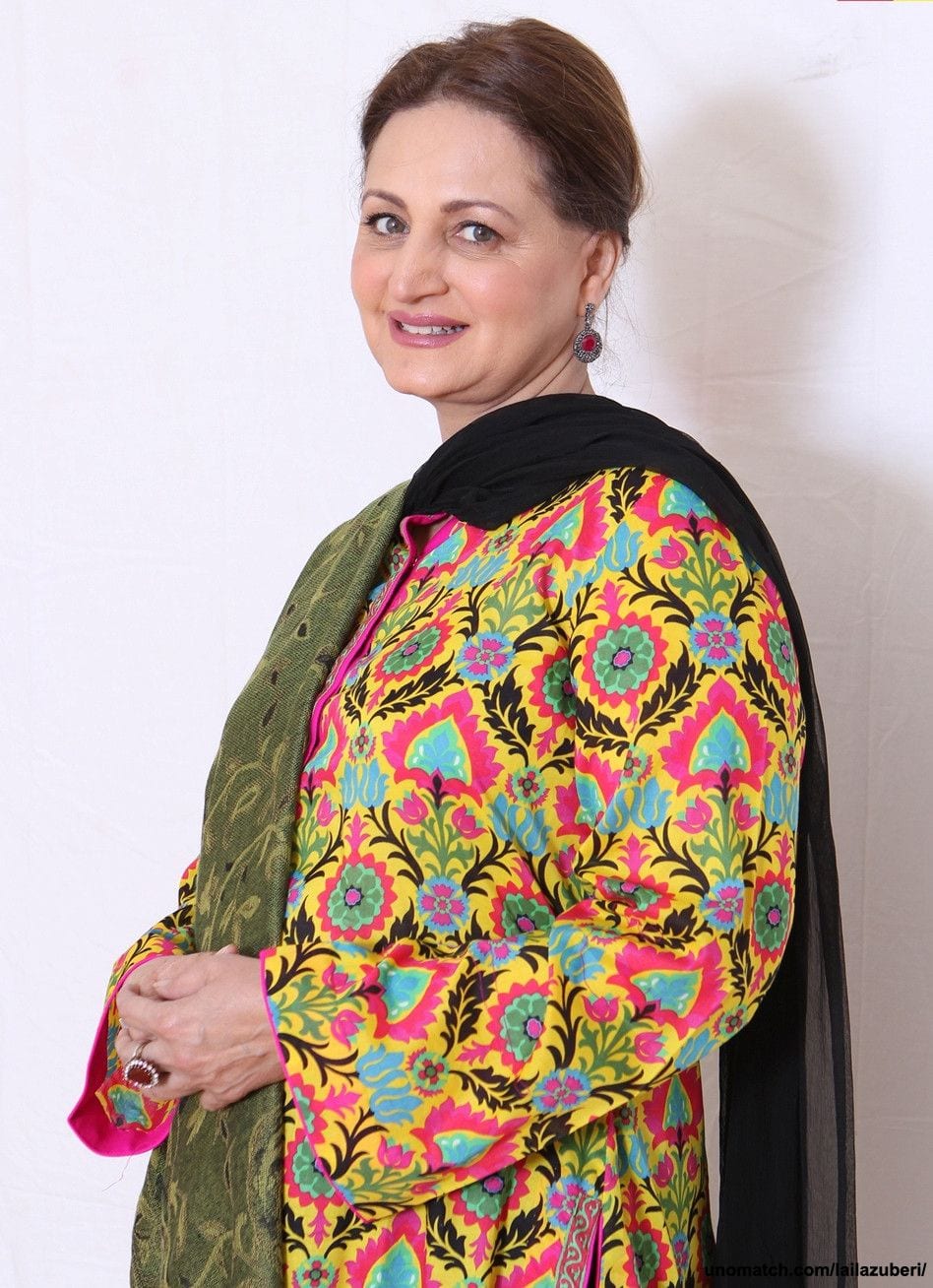 pakistani acrtess over 50 outfits