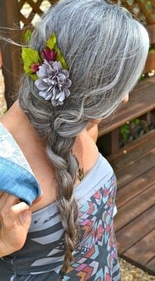 28 Elegant Hairstyles For Women Above 50 to Try This Year