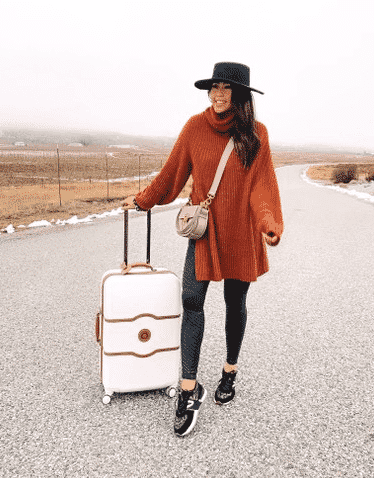 Legging Outfits For Travel-20 Travel Bloggers Approved Looks