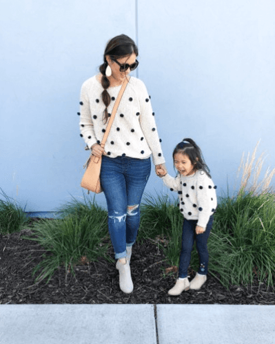 60+ Ideas On What To Wear For Family Pictures (Every Season)