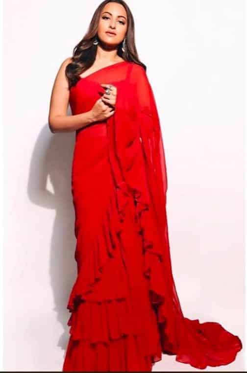 sonakshi sinha red