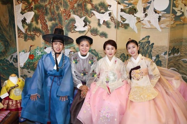 traditional korean outfits (1)