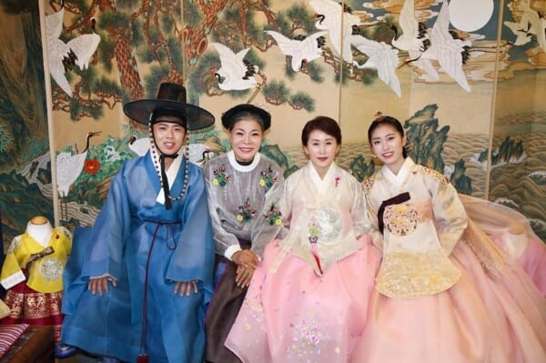 Traditional Korean Clothing - 17 Beautiful Korean Outfits
