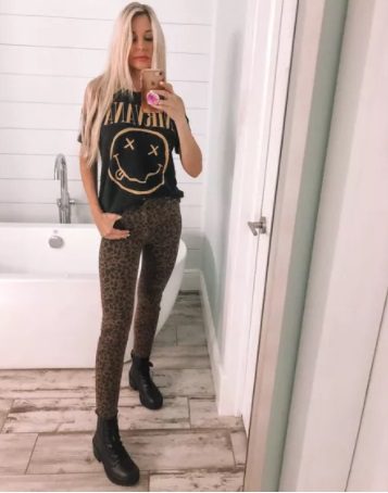 Grunge Style Clothes-26 Outfit Ideas for Perfect Grunge Look