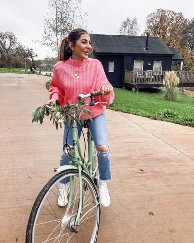 Sporty Look in pink sweater