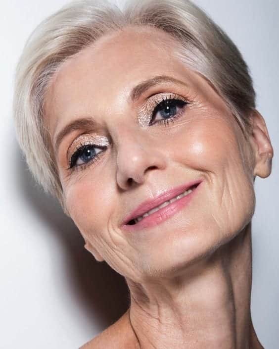 Pro Makeup Tips for Older Women from Professionals