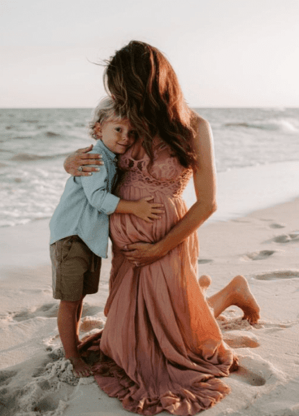 15 Best Baby Shower Outfits For Family: Mom, Dad & Kids