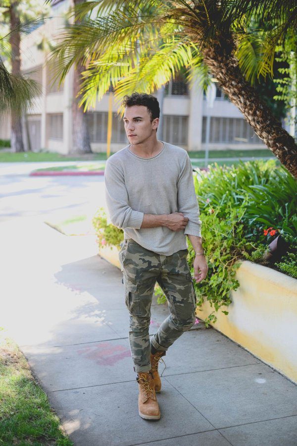 Styling Camo Pants For Guys 6