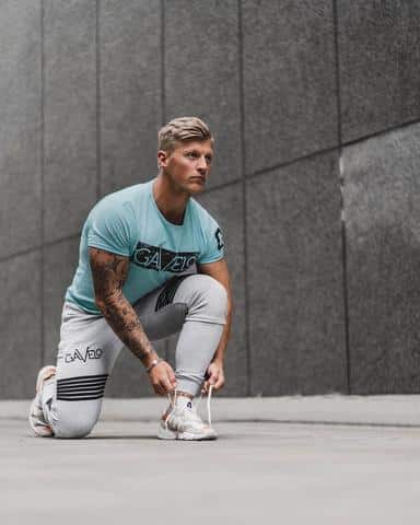 Graphic Tee Outfits for Men – 30 Ways to Style a Graphic Tee