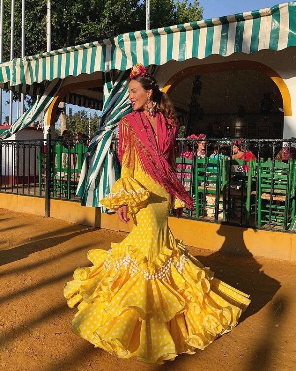 traditional national costumes spain flamenco