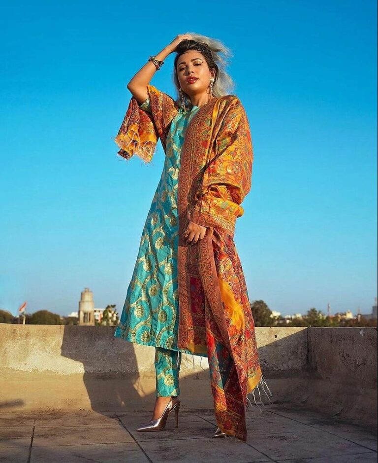 shawl with belt
