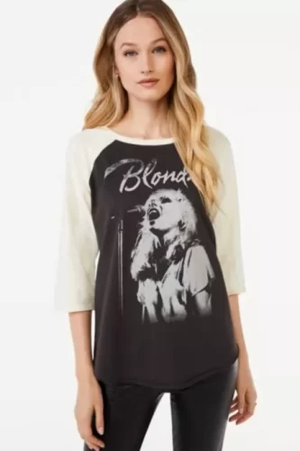 Baseball Tee Outfit Ideas - 23 Ways to Wear a Baseball Tee