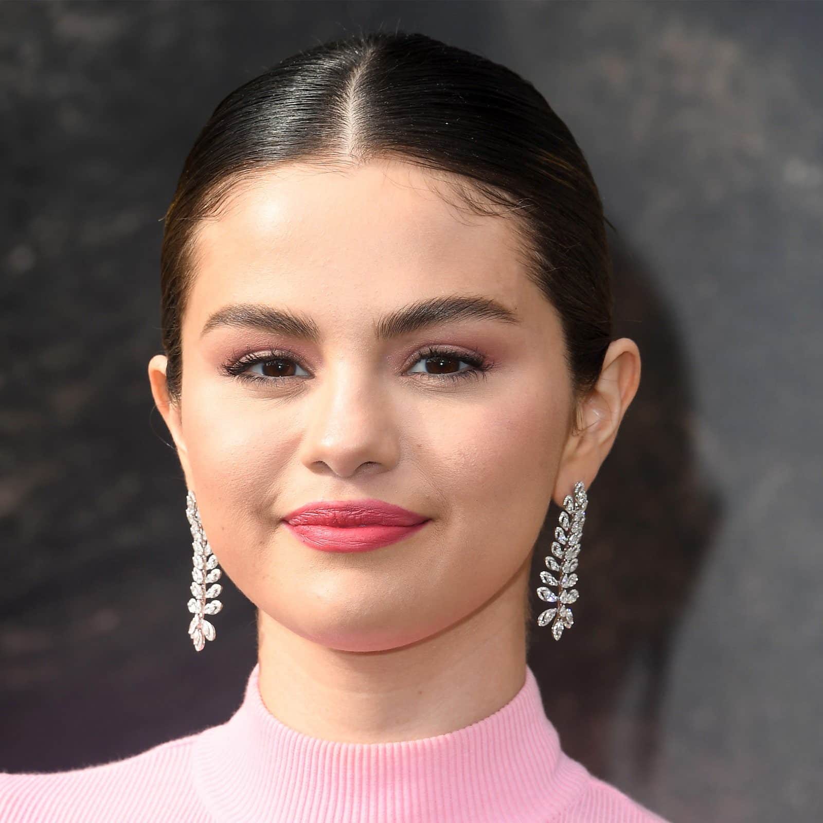 23 Hairstyles for Greasy Hair Without Dry Shampoo to Try Now