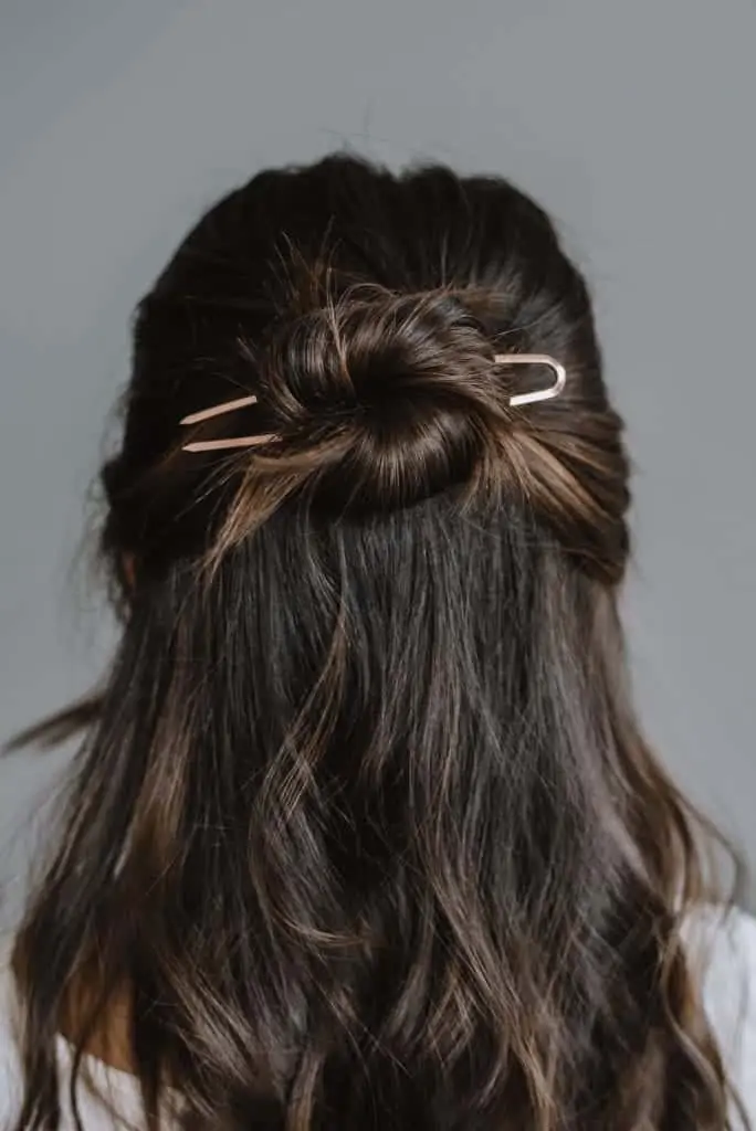 23 Hairstyles for Greasy Hair Without Dry Shampoo to Try Now