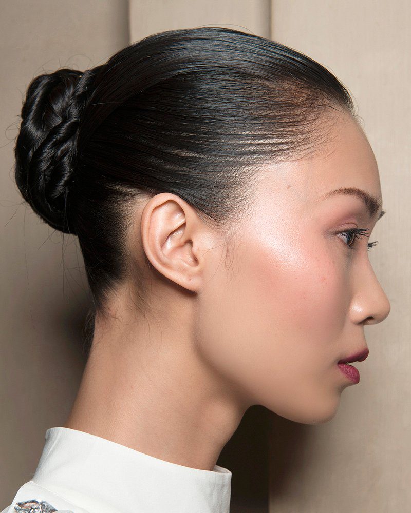 23 Hairstyles for Greasy Hair Without Dry Shampoo to Try Now