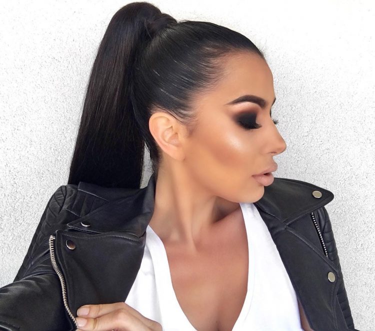 23 Hairstyles for Greasy Hair Without Dry Shampoo to Try Now