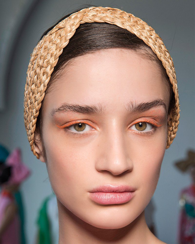 23 Hairstyles for Greasy Hair Without Dry Shampoo to Try Now