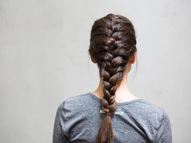 23 Hairstyles for Greasy Hair Without Dry Shampoo to Try Now