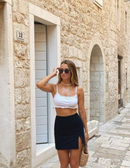 How to Style Skirts with Slits? 19 Outfit Ideas