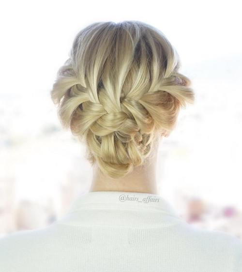 20 Best Professional Women's Hairstyles For Job Interviews 20 Best Professional Women's Hairstyles For Job Interviews