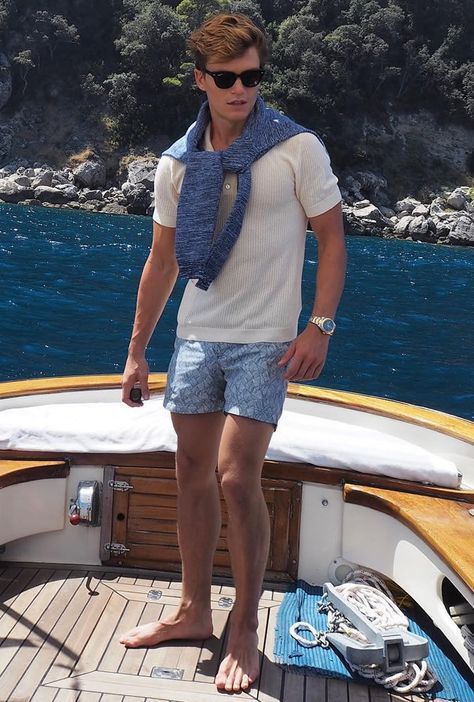 What To Wear On Boat Trips 27