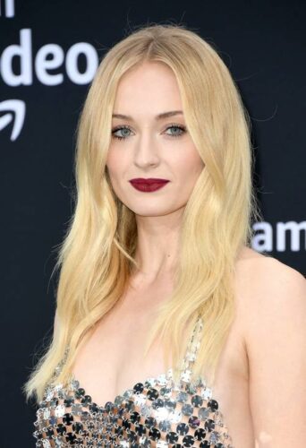 20 Easiest Hairstyles for Long Hair That Girls Need to Try
