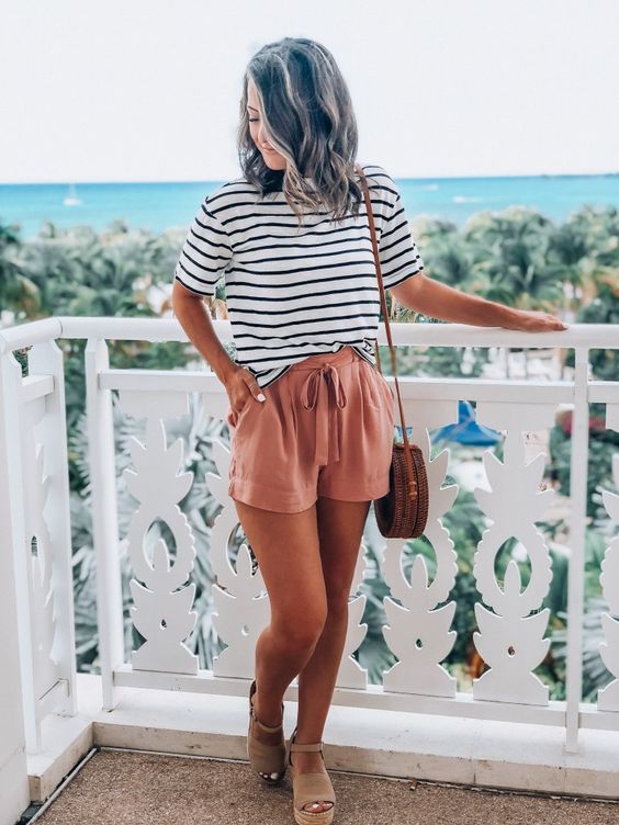 How to Style Flowy Shorts ? 20 Outfit Ideas