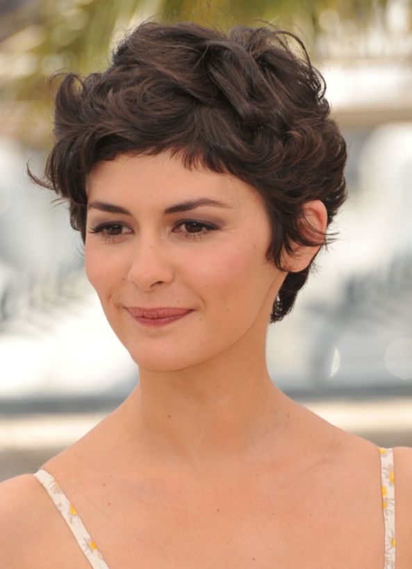 short hairstyles for girls with round faces