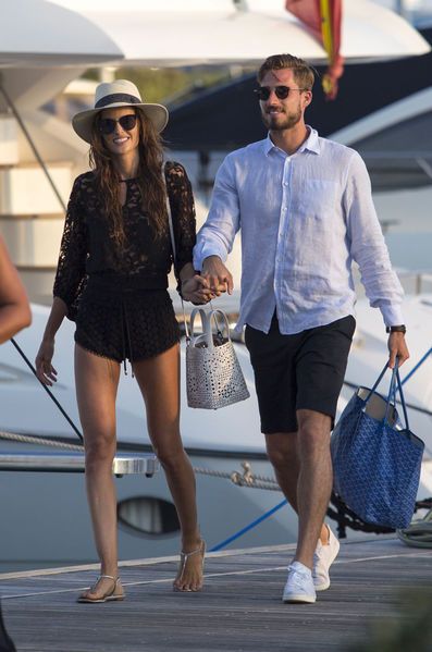 Cruise outfits for couples