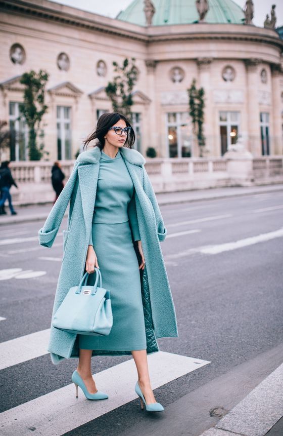 20 Los mejores Atuendos de color Verde Azulado para Mujer Consejos sobre lo que va con el Verde Azulado