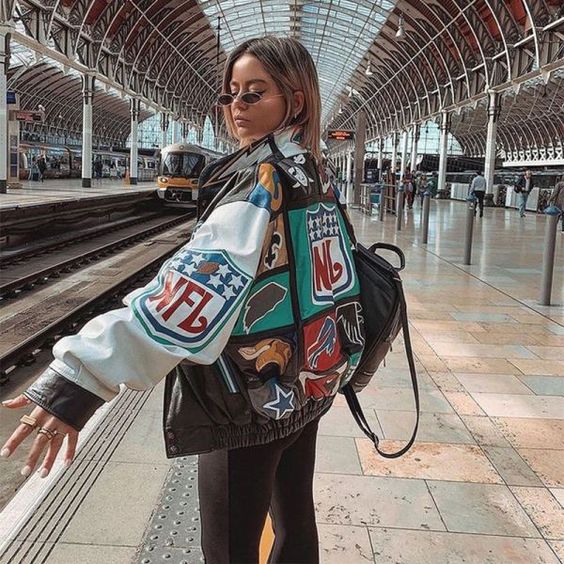 20 Women Outfits With Varsity Jackets To Repeat - Styleoholic