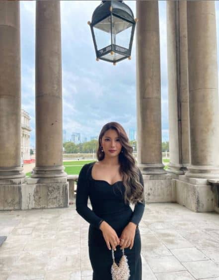 #18 Black Dress Makeup Ideas & Hairstyling Tips for Chic Look #18 Black Dress Makeup Ideas & Hairstyling Tips for Chic Look