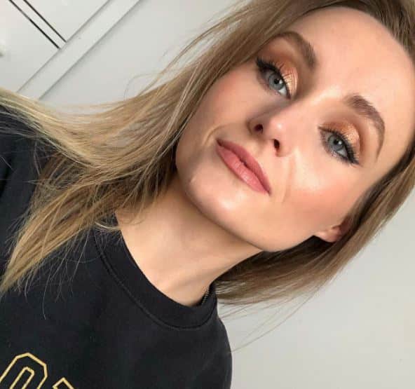 #18 Black Dress Makeup Ideas & Hairstyling Tips for Chic Look #18 Black Dress Makeup Ideas & Hairstyling Tips for Chic Look