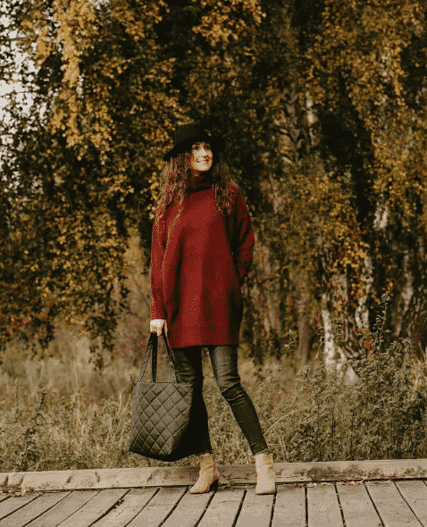 burgundy sweater outfits