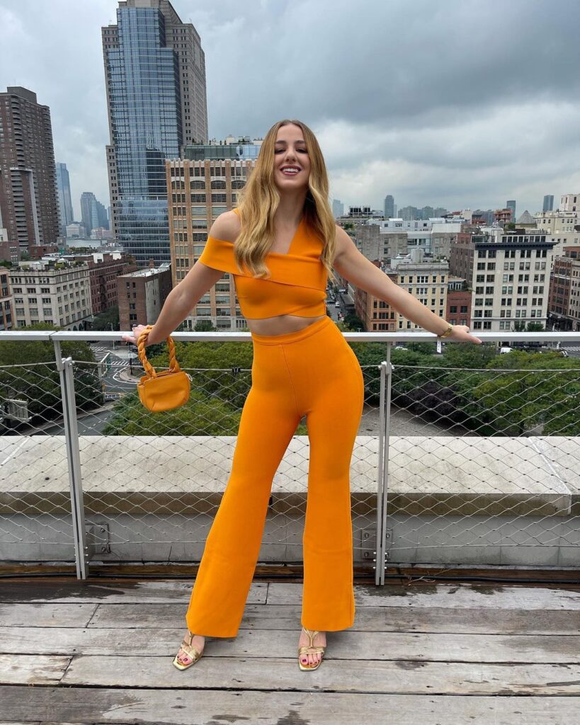 20 Instagram Celebrity Outfits To Add To Your Mood Board 20 Instagram Celebrity Outfits To Add To Your Mood Board