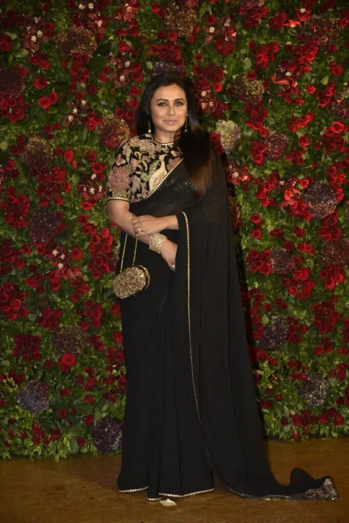 How to Wear a Plain Saree