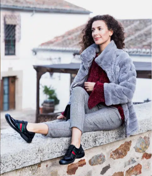 How To Wear Burgundy Sweater