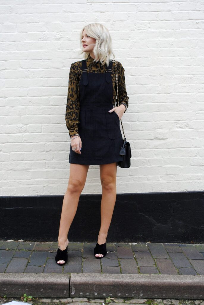 pinafore outfit